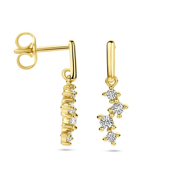 De oorhangers zirkonia 14K geelgoud van Van der Kooij Collectie hebben een strakke gouden bar en een rij fonkelende zirkonia, ideaal voor elegante dames sieraden.