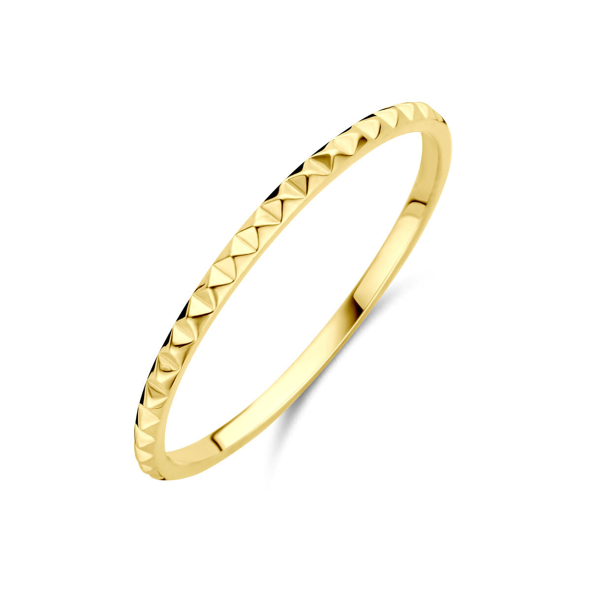 Geelgouden aanschuifring van 14k met een breedte van 1.5 mm en een gestructureerde, geometrische afwerking.