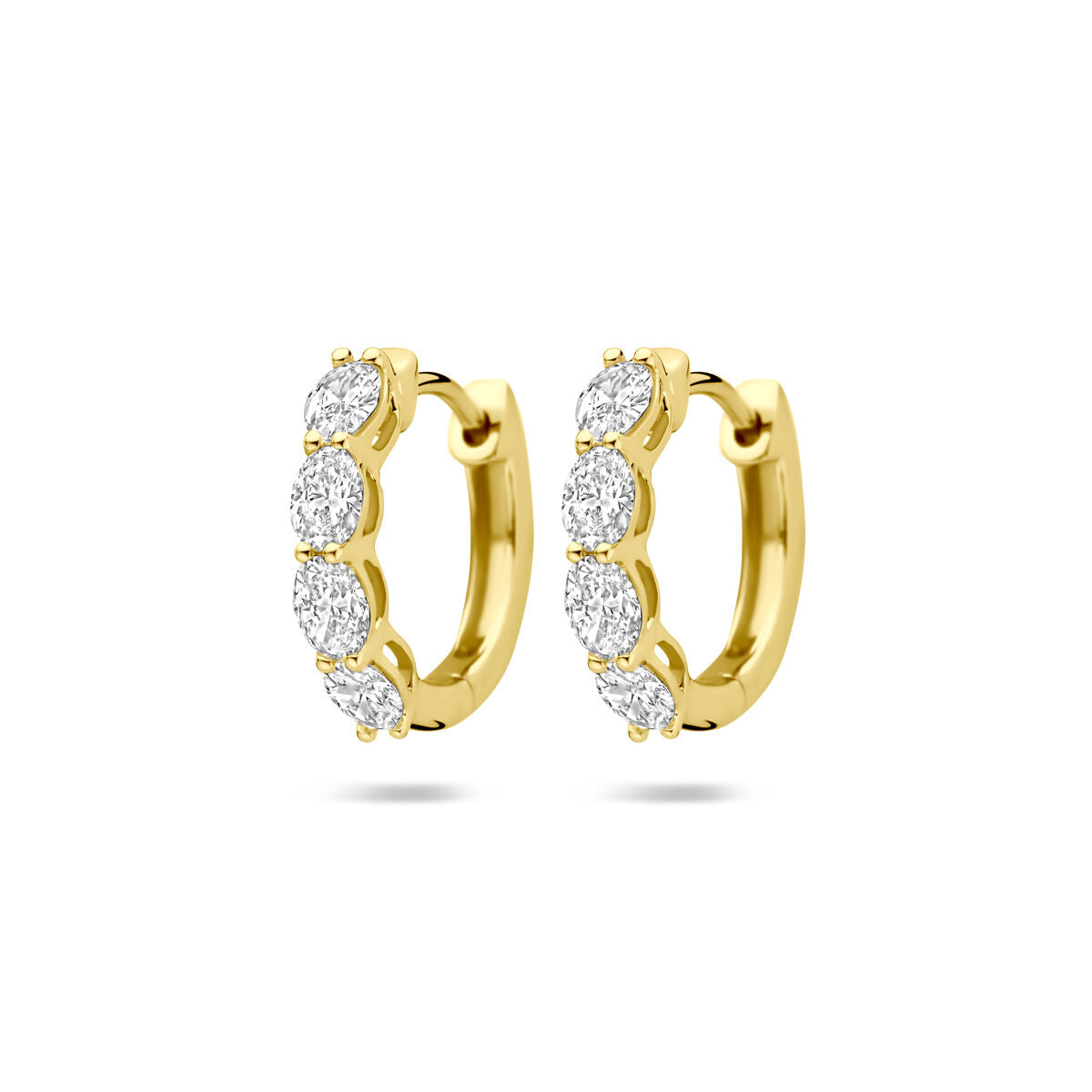 Klapoorringen van 14K geelgoud met lab-grown diamanten van 0,80 ct (2x 0,40 ct) in een elegante setting.