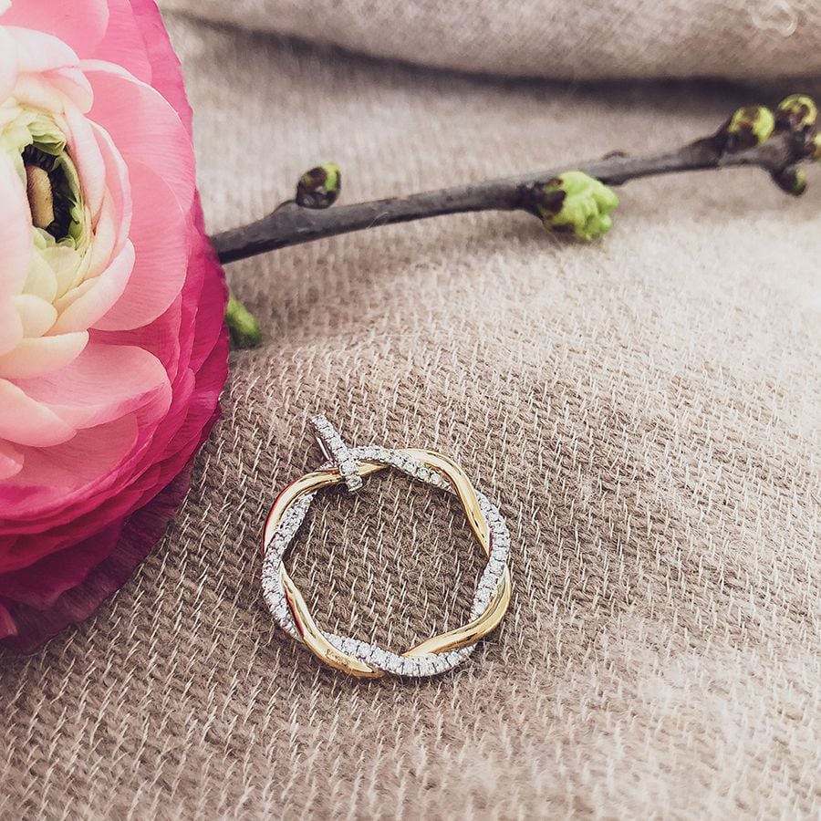 Bicolor Gouden Hanger met Getwiste Baan en Diamant