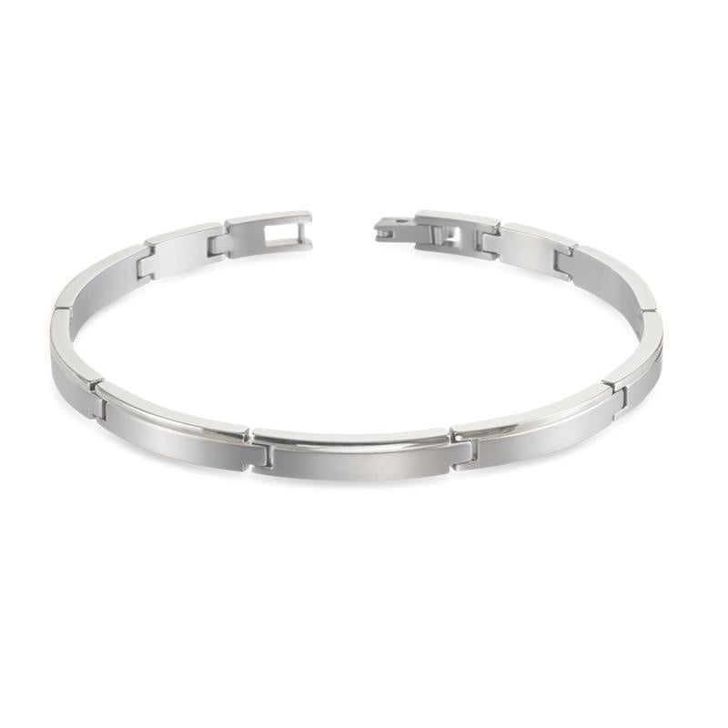 Titanium armband met een strakke, moderne uitstraling en een matte afwerking.