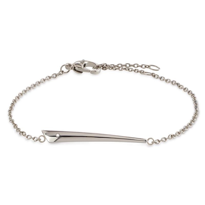 De Boccia Titanium Armband dia 1/0.005 - 03038-03 heeft een slanke, taps toelopende staaf met een minimalistisch ontwerp, een diamanten accent en een veilige karabijnsluiting.