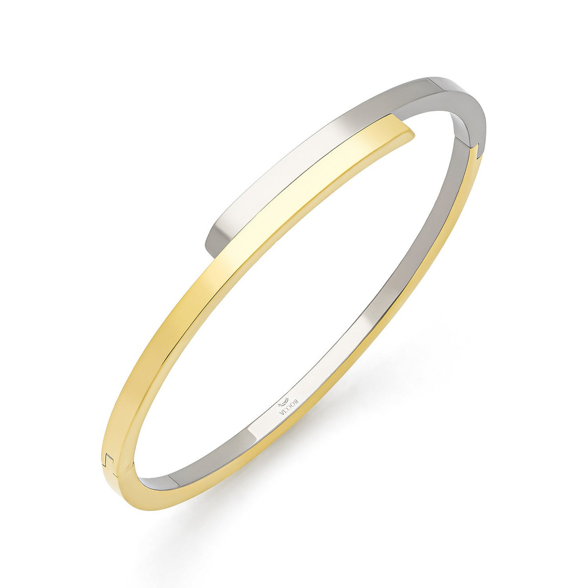 De Boccia Titanium Armband Spang Bicolor NL 03041-05 is een stijlvolle dual-tone damesarmband van Boccia, met gepolijste gouden en zilveren helften. Met een witte achtergrond voegt deze elegante armband verfijning toe aan elke outfit.