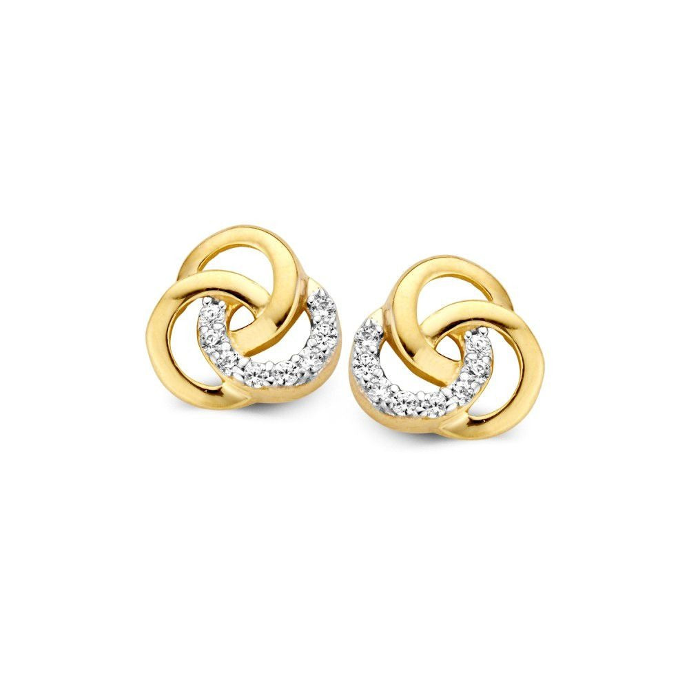 Geelgouden oorstekers met een golvend design en zirkonia's in een halve cirkel.