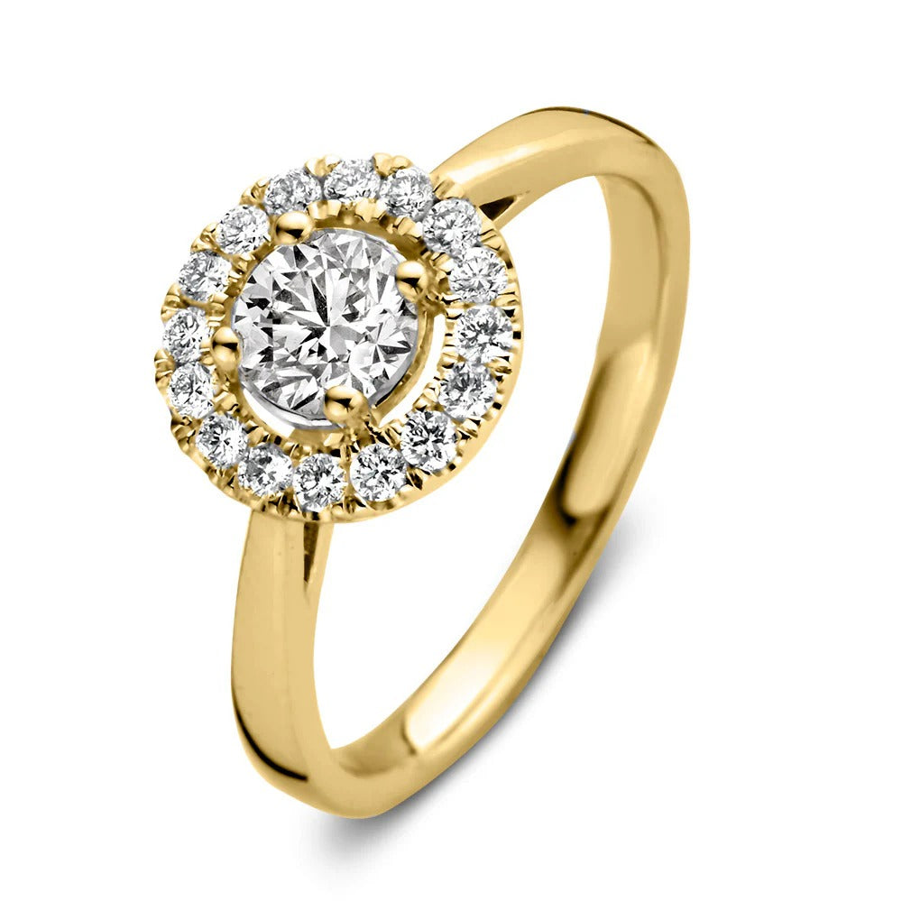 Ring van geelgoud met een centrale diamant omringd door kleinere steentjes in een ronde zetting.