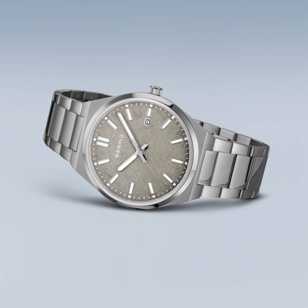 Bering heren horloge grijze wijzerplaat 17639-777