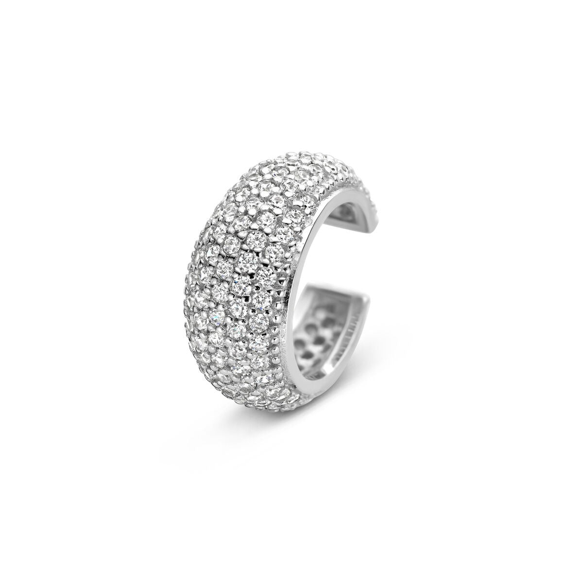 Zilveren ear cuff van gerhodineerd 925 zilver, bezet met zirkonia in een volle, glinsterende setting.