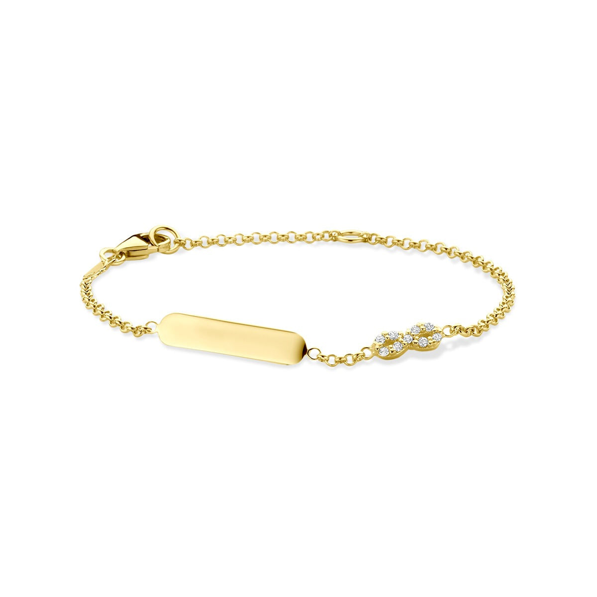 Geelgouden graveerarmband met een infinity-symbool en zirkonia-steentjes.