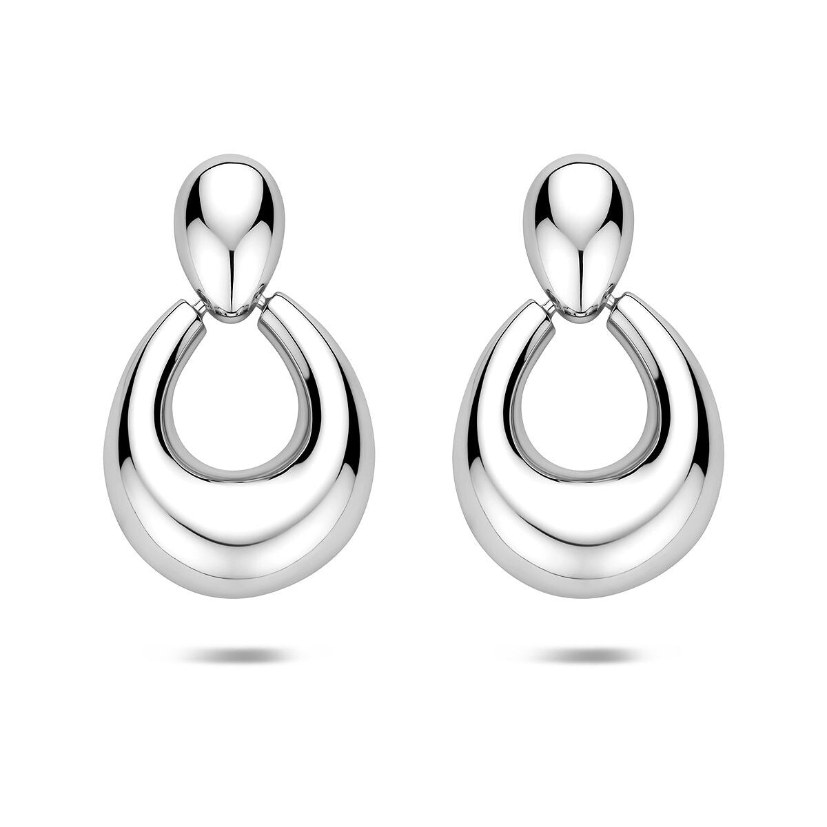 Zilveren gerhodineerde oorhangers met een elegante, verfijnde belijning en een glanzende afwerking.