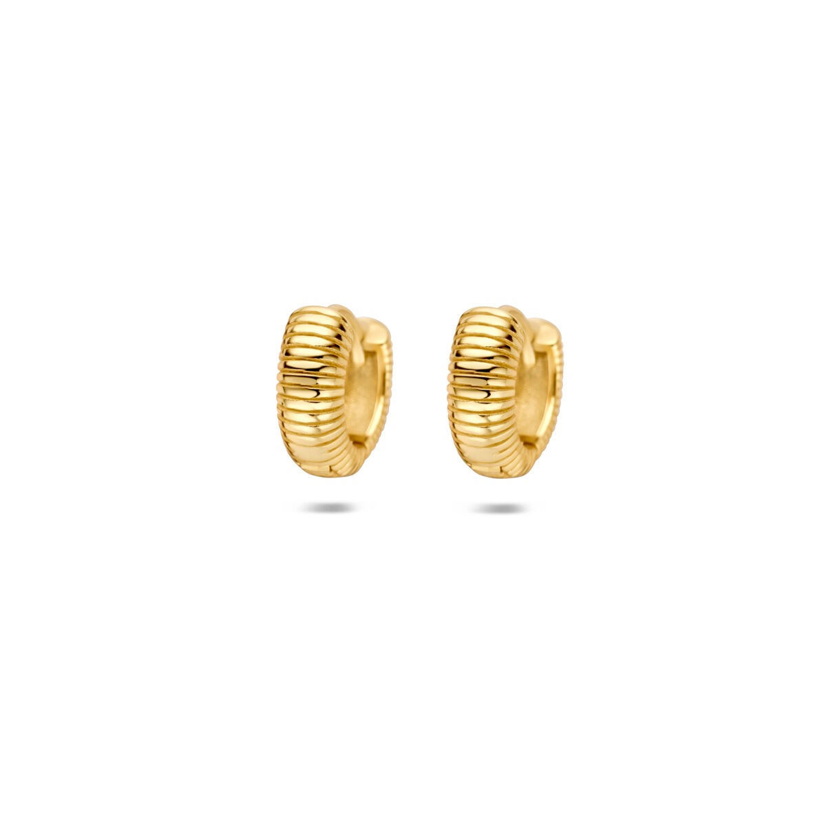 Vergulde 925 zilveren klapoorringen met een gestructureerde afwerking en een glanzende gouden kleur.