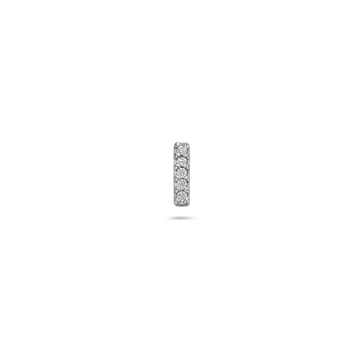 Gerhodineerde zilveren flat back piercing met een rij van zes zirkonia in balkvorm.