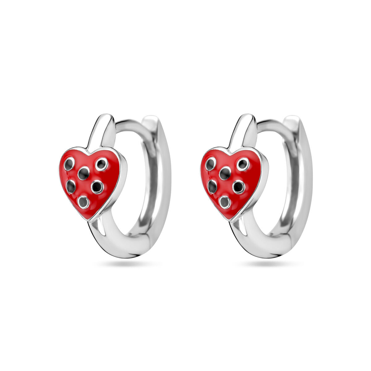 Zilveren klapoorringen voor kinderen met een rood emaille hartje en zwarte steentjes.