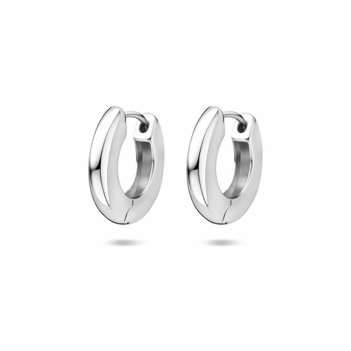 Zilveren oorringen met scharniersluiting, gerhodineerd 925 zilver, ronde vorm en glanzende afwerking.