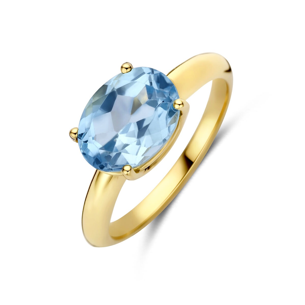 Geelgouden ring met een ovale, lichtblauwe topaas in een vier-pootzetting.