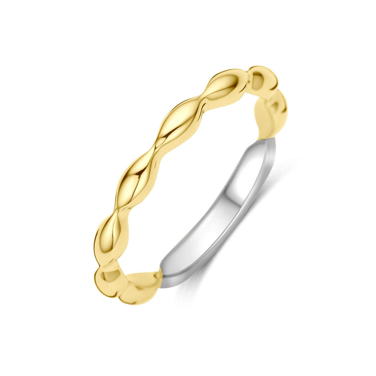 Vergulde en gerhodineerde 925 zilveren ring met een golvende, gedraaide vorm en een breedte van 2,5 mm.
