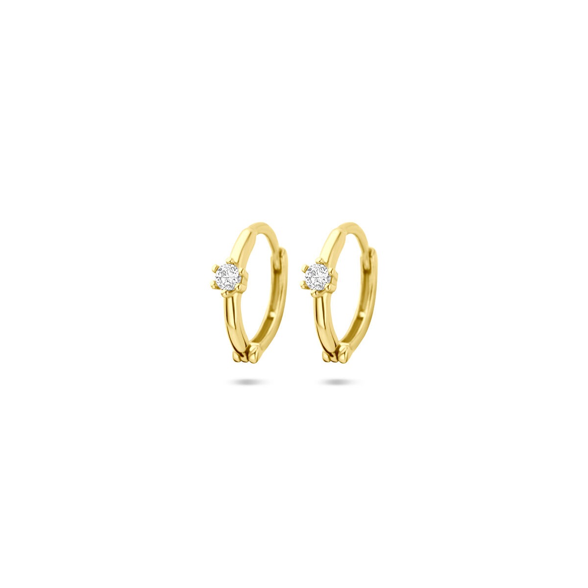 Gouden klapoorringen van 14k met een zirkonia-steentje, diameter 10,5 mm.
