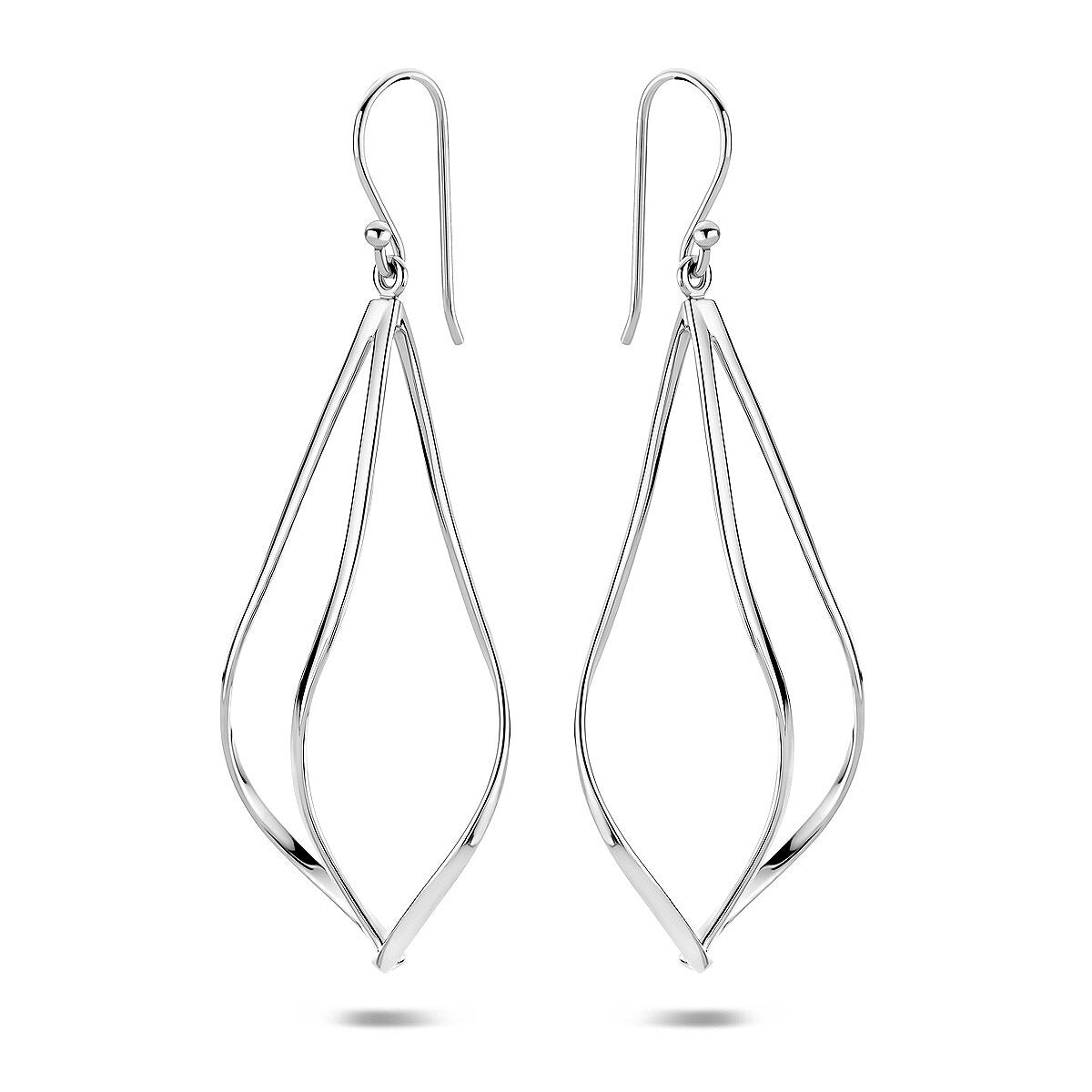 Zilveren oorhangers van gerhodineerd 925 zilver met een sierlijke, golvende vorm.
