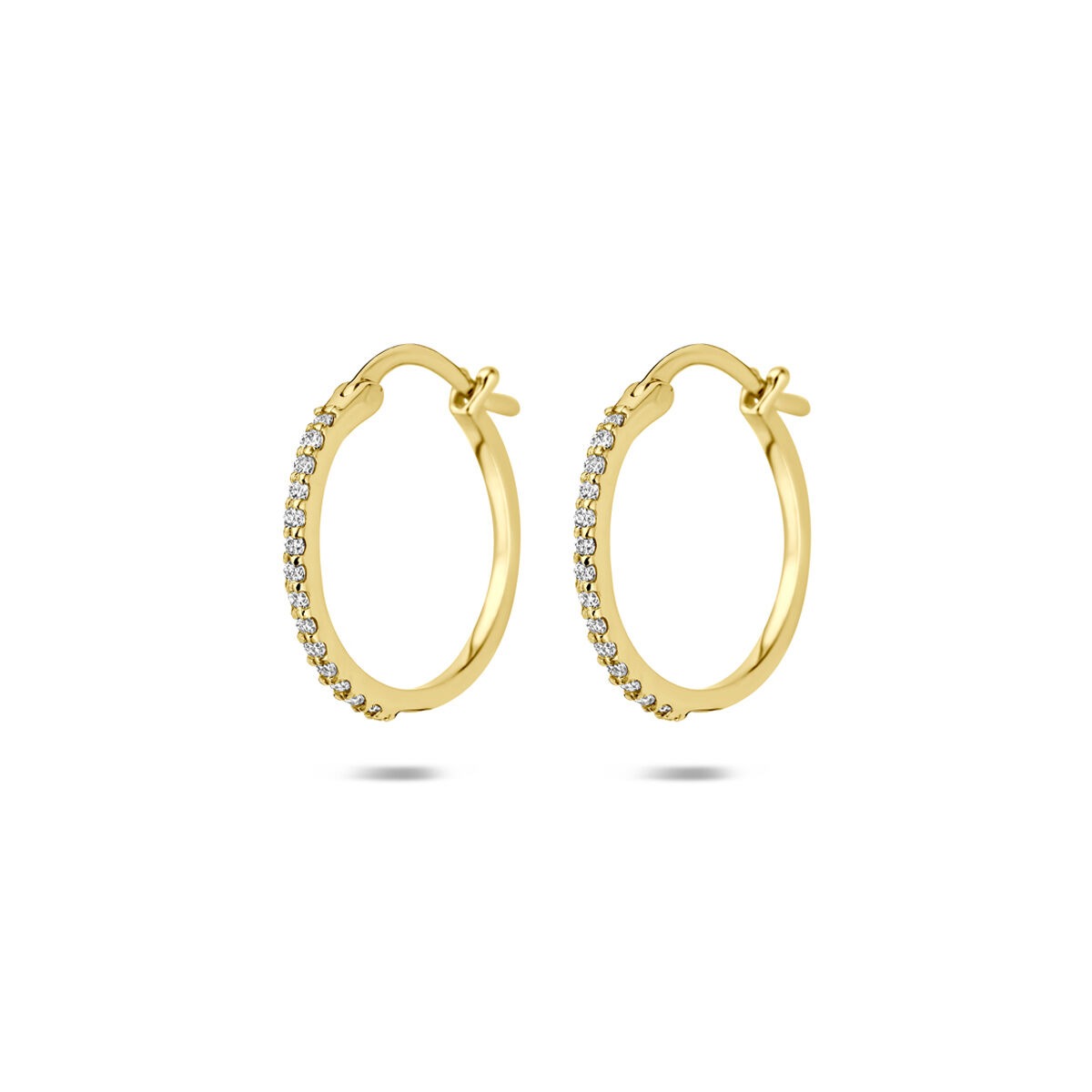 Geelgouden oorringen met een rij lab-grown diamanten van 0,15 ct.