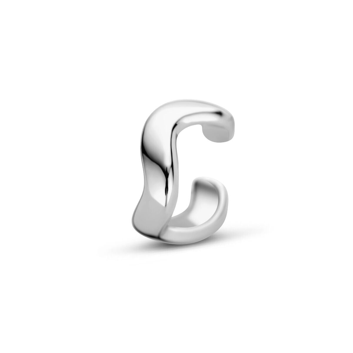 Zilveren ear cuff van gerhodineerd 925 zilver met een golvende, moderne vormgeving.