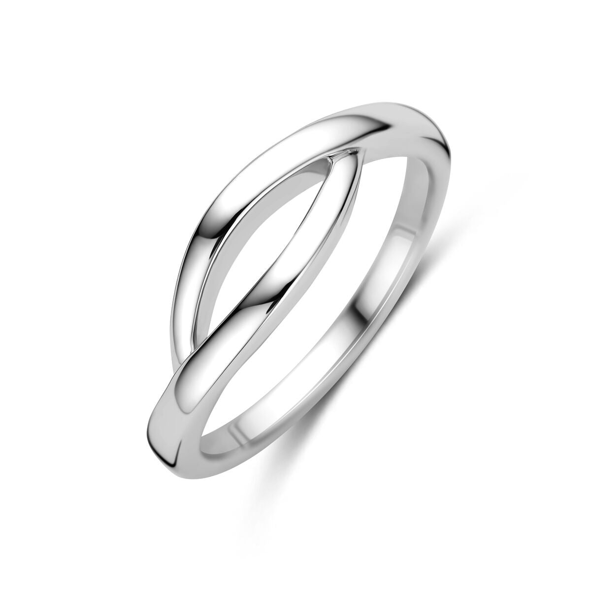 Gerhodineerde zilveren damesring met een moderne, overlappende vorm en een breedte van 6 mm.
