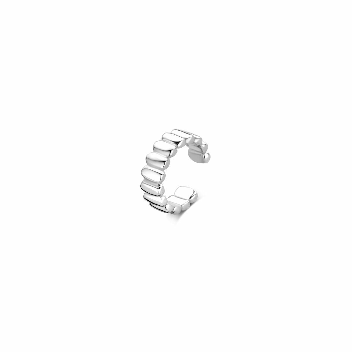 Gerhodineerde 925 zilveren earcuff met een golvende, moderne vormgeving.
