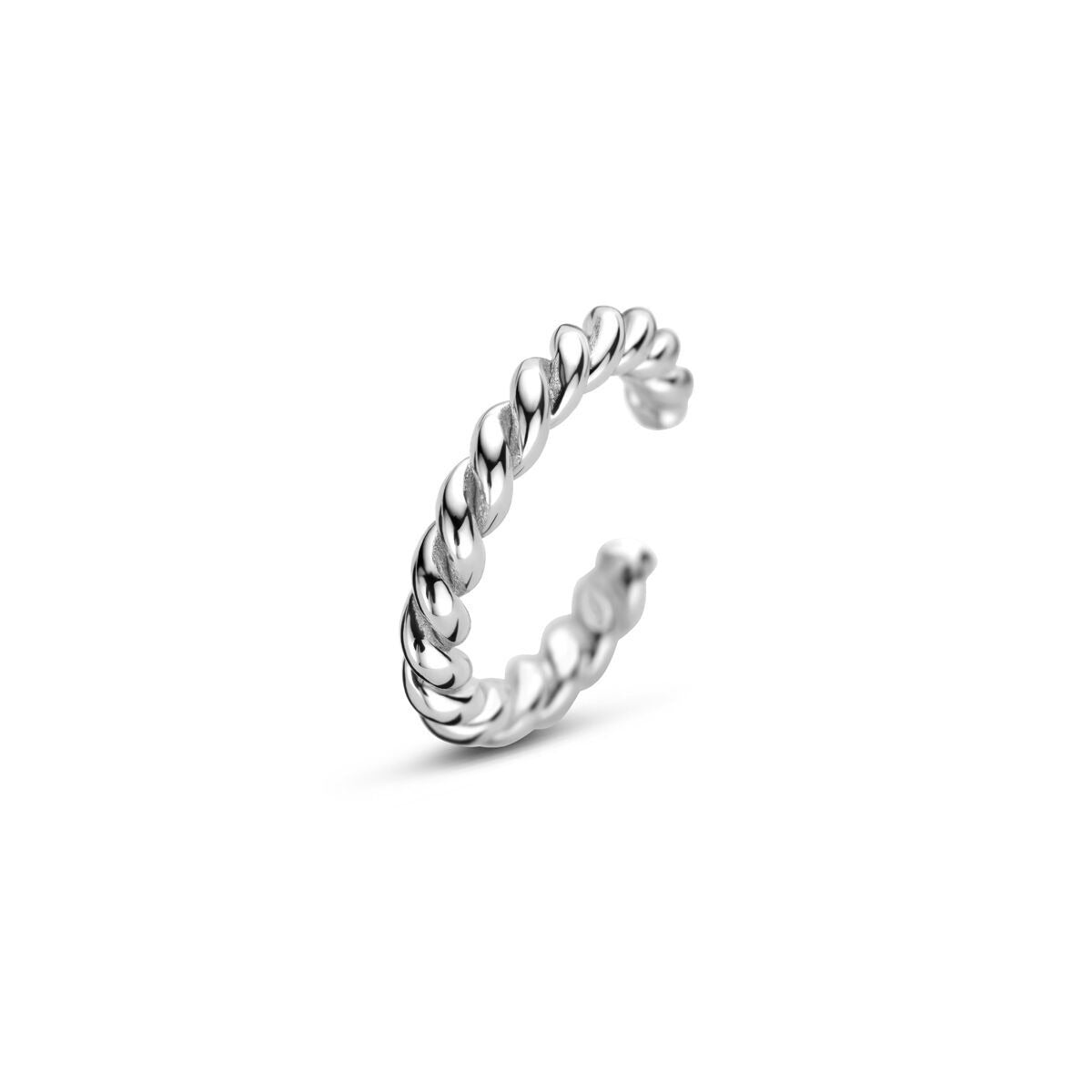 Zilveren gerhodineerde ear cuff met een gedraaid ontwerp.