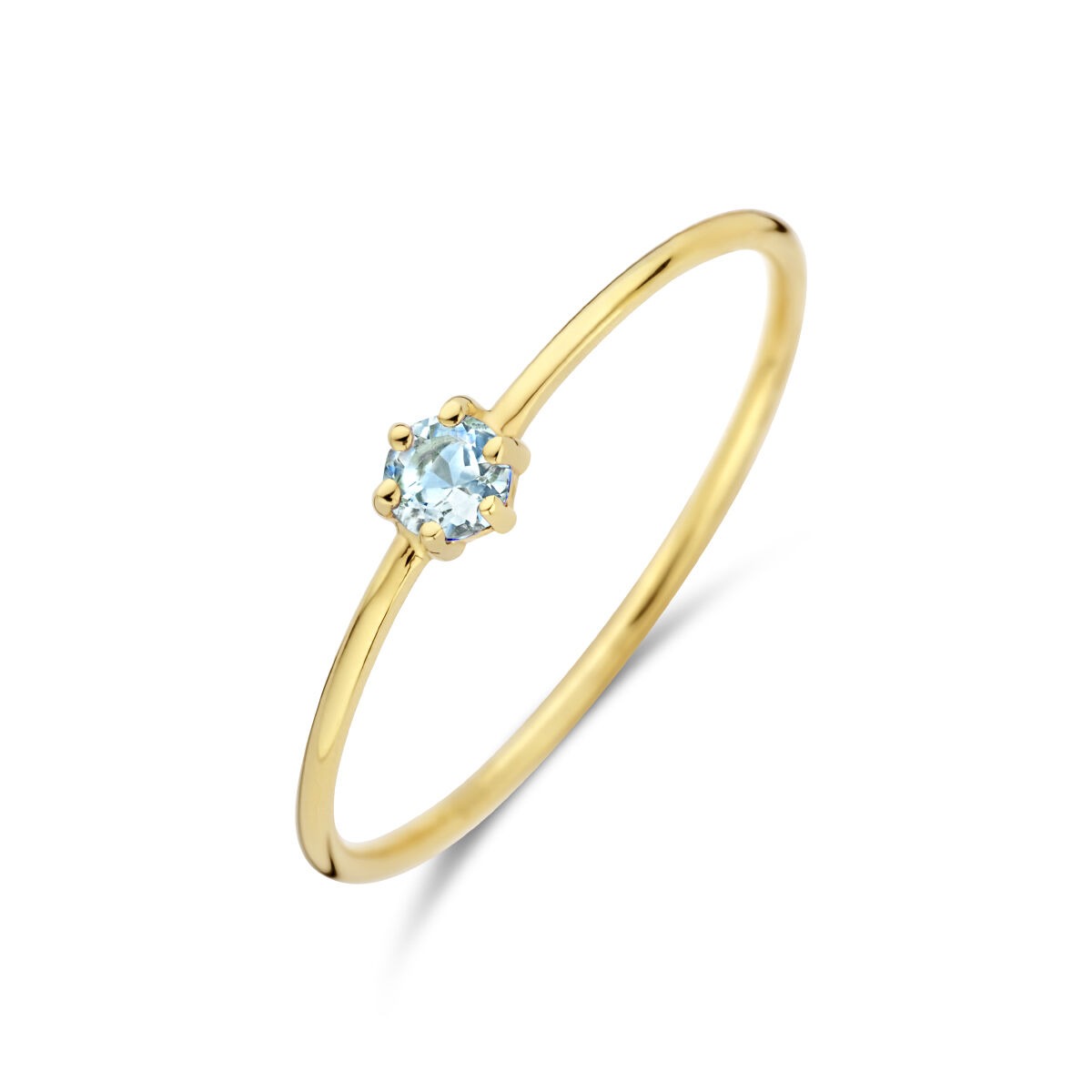 Geelgouden ring van 14k met een briljant geslepen aquamarijn in een eenvoudige zetting.