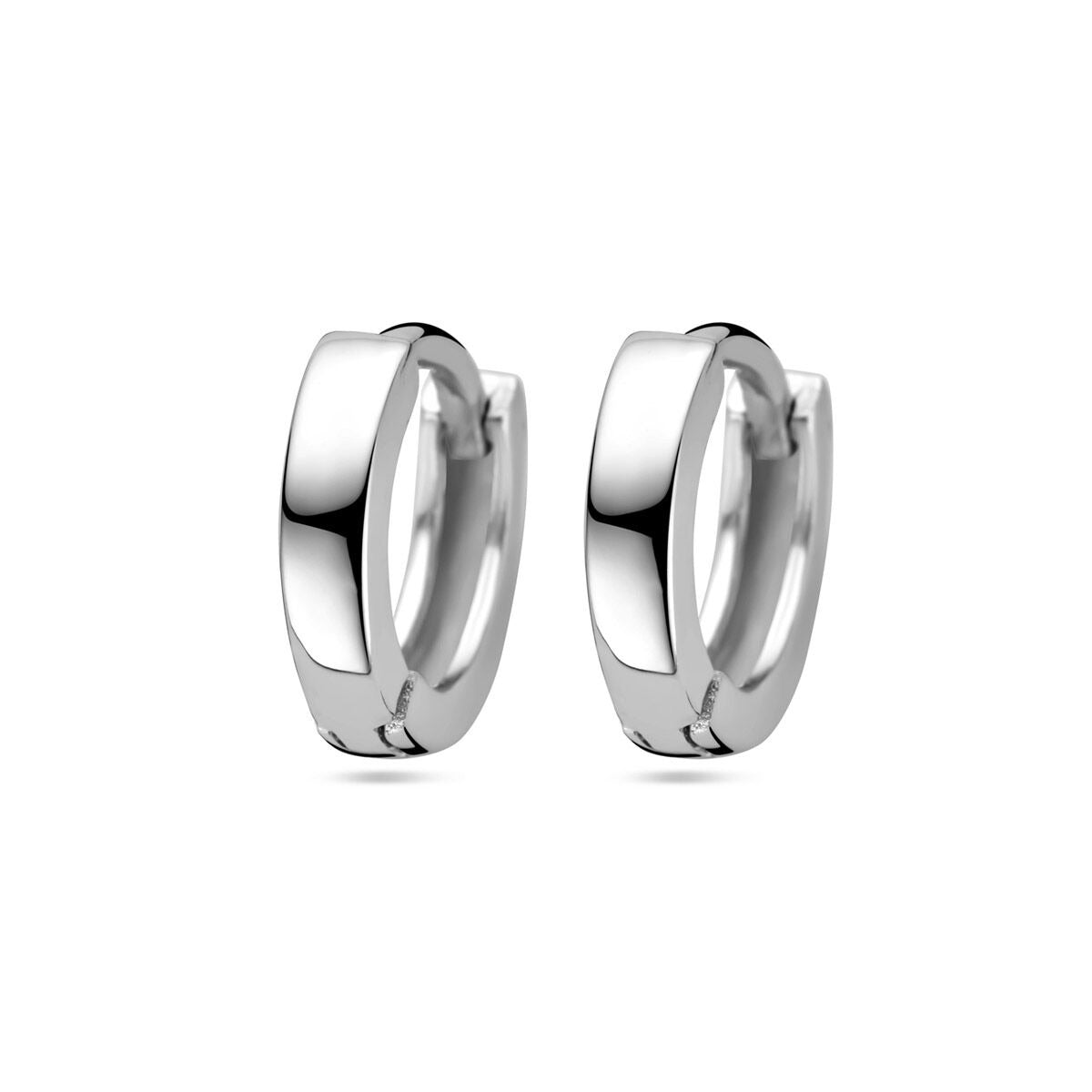 Gerhodineerde zilveren klapoorringen met een vlakke afwerking van 2,5 mm breedte.