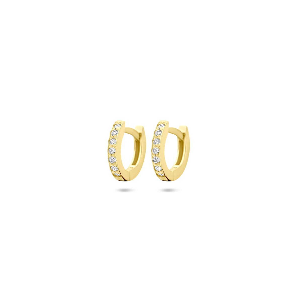 14k gouden klapoorringen met een rij van kleine diamanten, 10 mm breed.