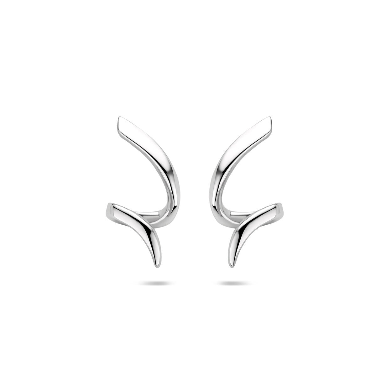 Zilveren oorknoppen van gerhodineerd 925 zilver met een gedraaide vorm, afmetingen 18 x 9 mm.