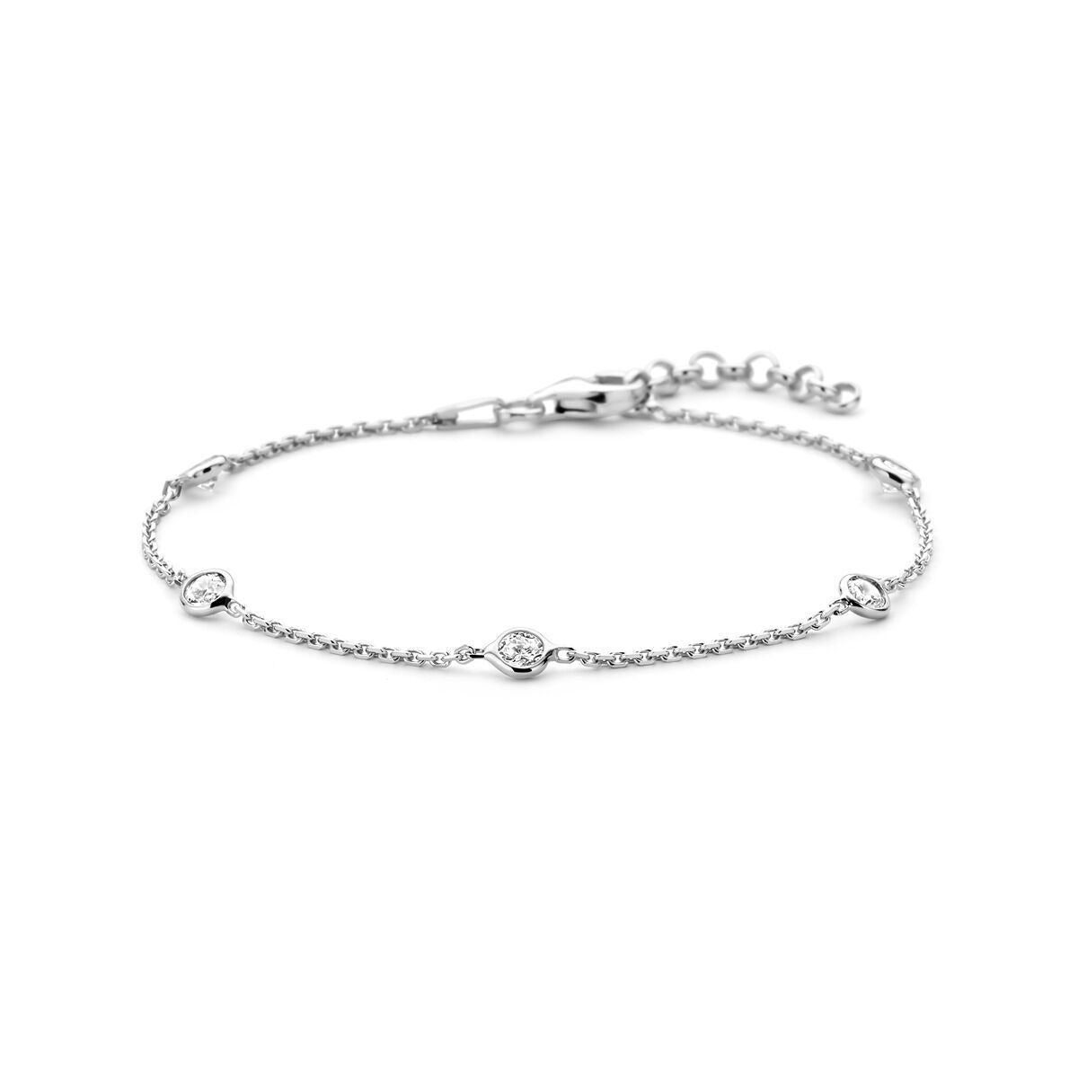 Zilveren anker armband van gerhodineerd 925 zilver met zirkonia en bolvormige details.