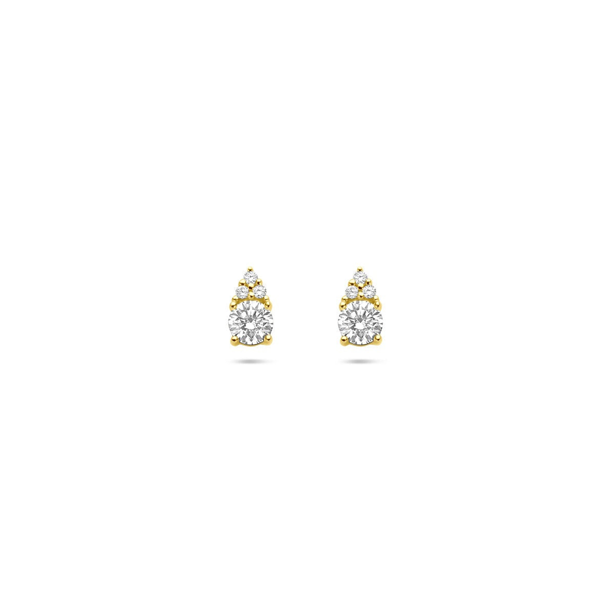 Gouden oorknoppen van 14k geelgoud met briljant geslepen diamanten van 0.28 ct in druppelvorm.
