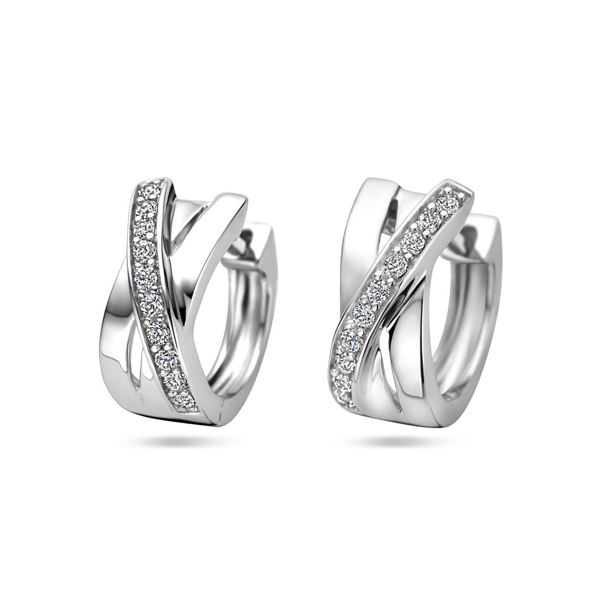 Zilveren klapoorringen van gerhodineerd 925 zilver met een golvende vorm en zirkonia-steentjes.