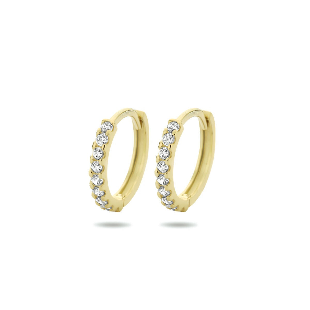 Geelgouden klapoorringen van 9k met een rij zirkonia-steentjes, 12.5 x 1.5 mm.