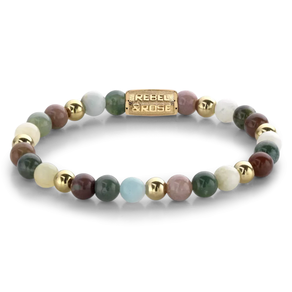 Kralenarmband met verschillende gekleurde stenen en gouden details.