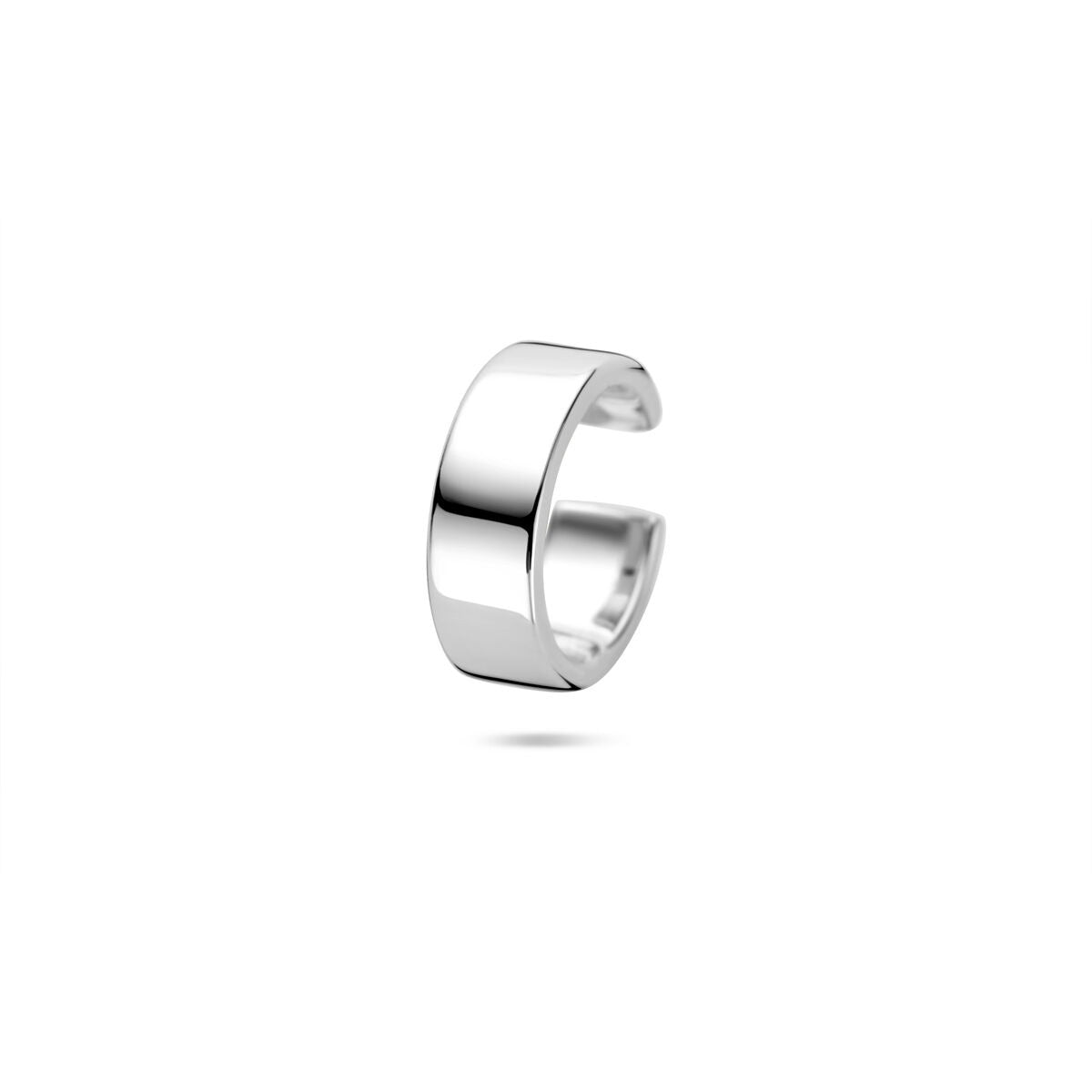 Zilveren gerhodineerde ear cuff met een gladde afwerking, afmetingen 13.5x4.5mm.