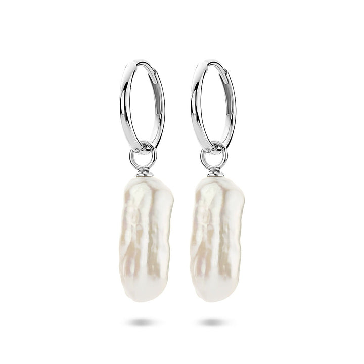 Zilveren oorringen met parel – gerhodineerd