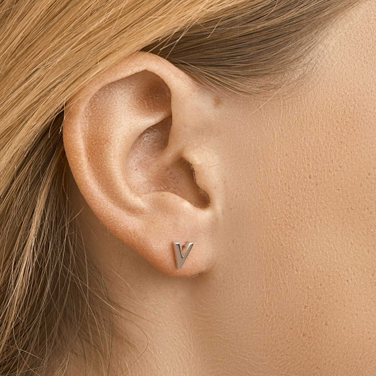 silver rhodium plated stud earrings