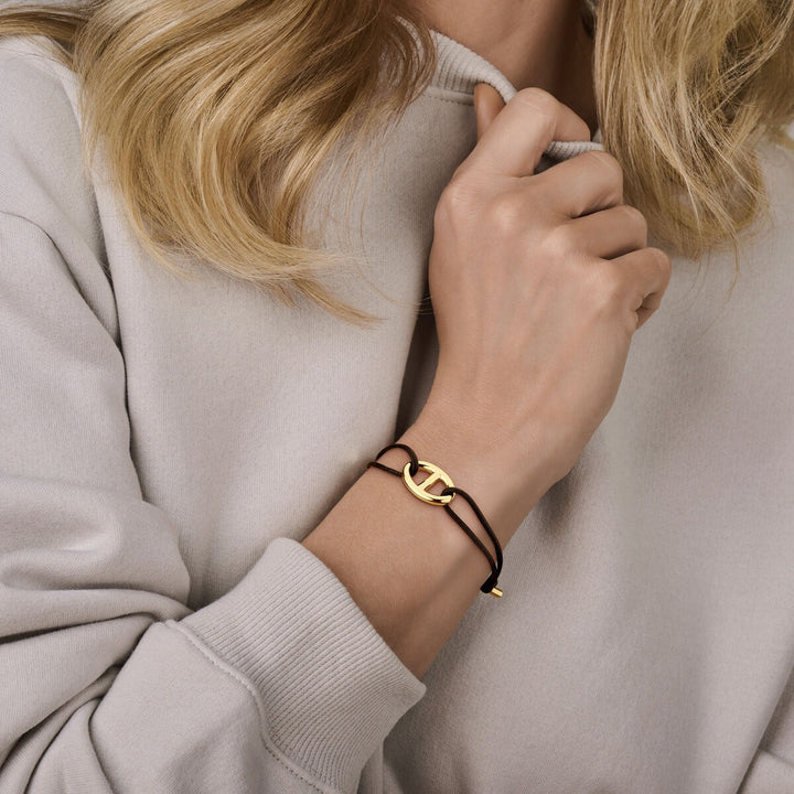 Leren dames armband met 18k geelgouden marine schakel – zwart leer