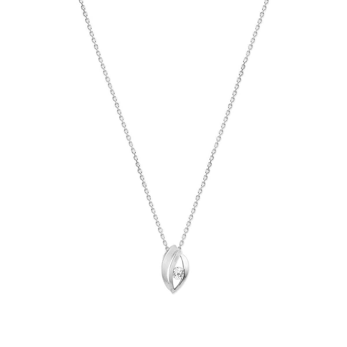 Zilveren gerhodineerde ketting met een ovale hanger en een sprankelende zirkonia.