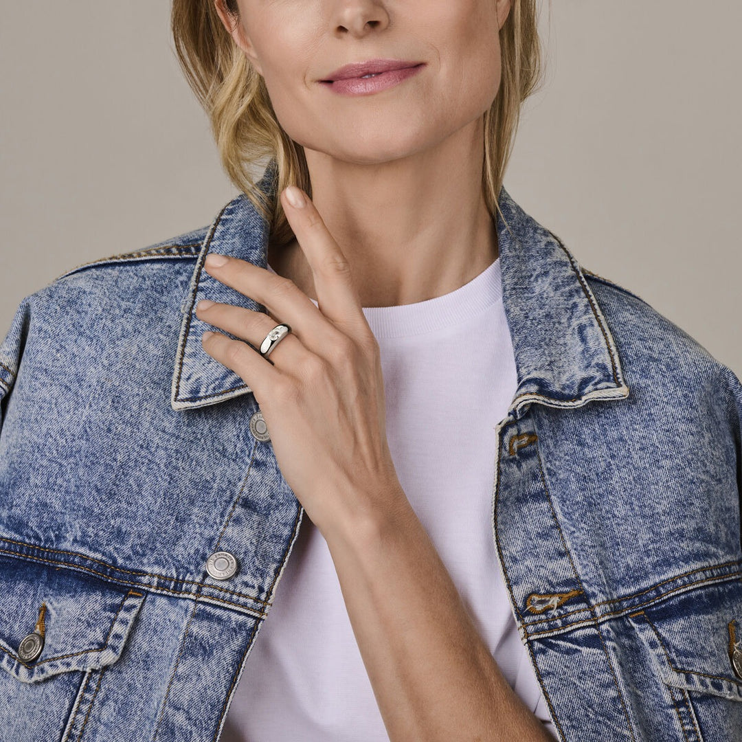 Zilveren ring met ovale zirkonia – gerhodineerd 925 zilver, 7,5 mm breed