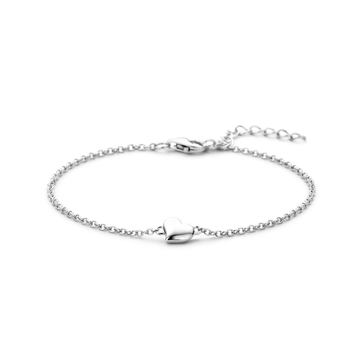 Zilveren armband van gerhodineerd 925 zilver met een hartvormige bedel en een verstelbare sluiting.