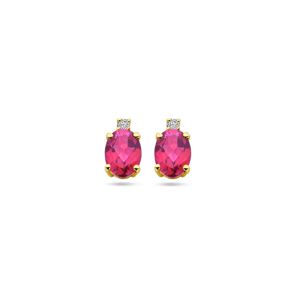 Geelgouden oorknoppen met ovale roze topaas en een kleine diamant bovenaan.