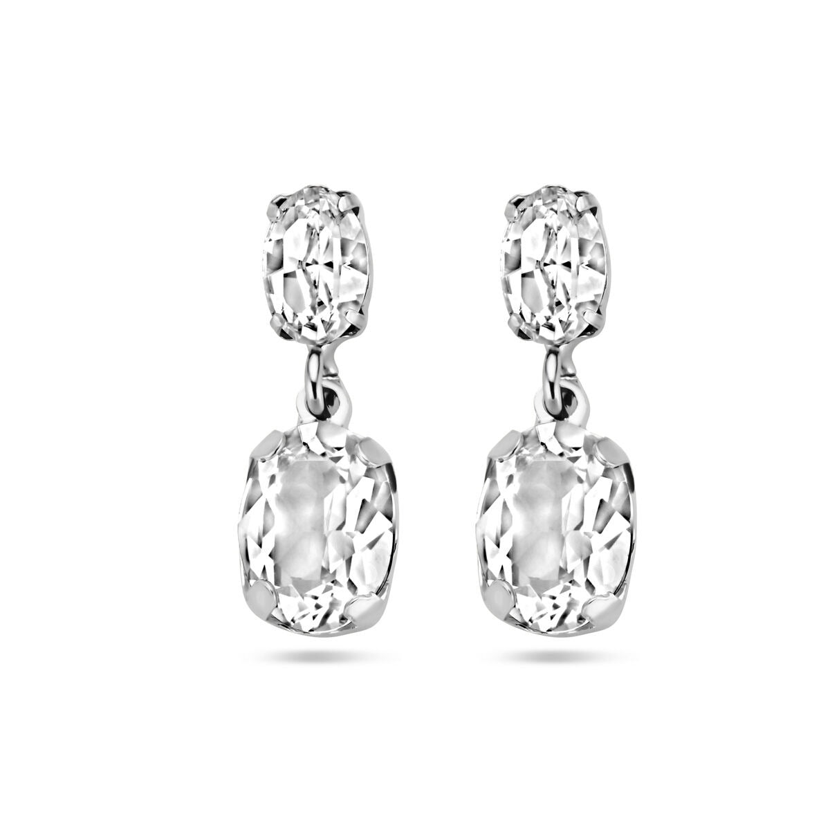 Gerhodineerde zilveren oorhangers met twee heldere Swarovski kristallen in een ovale vorm.