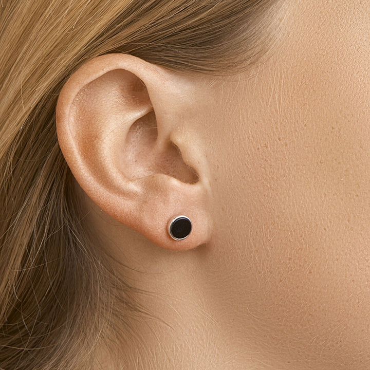 Zilveren oorknoppen met onyx – gerhodineerd 925