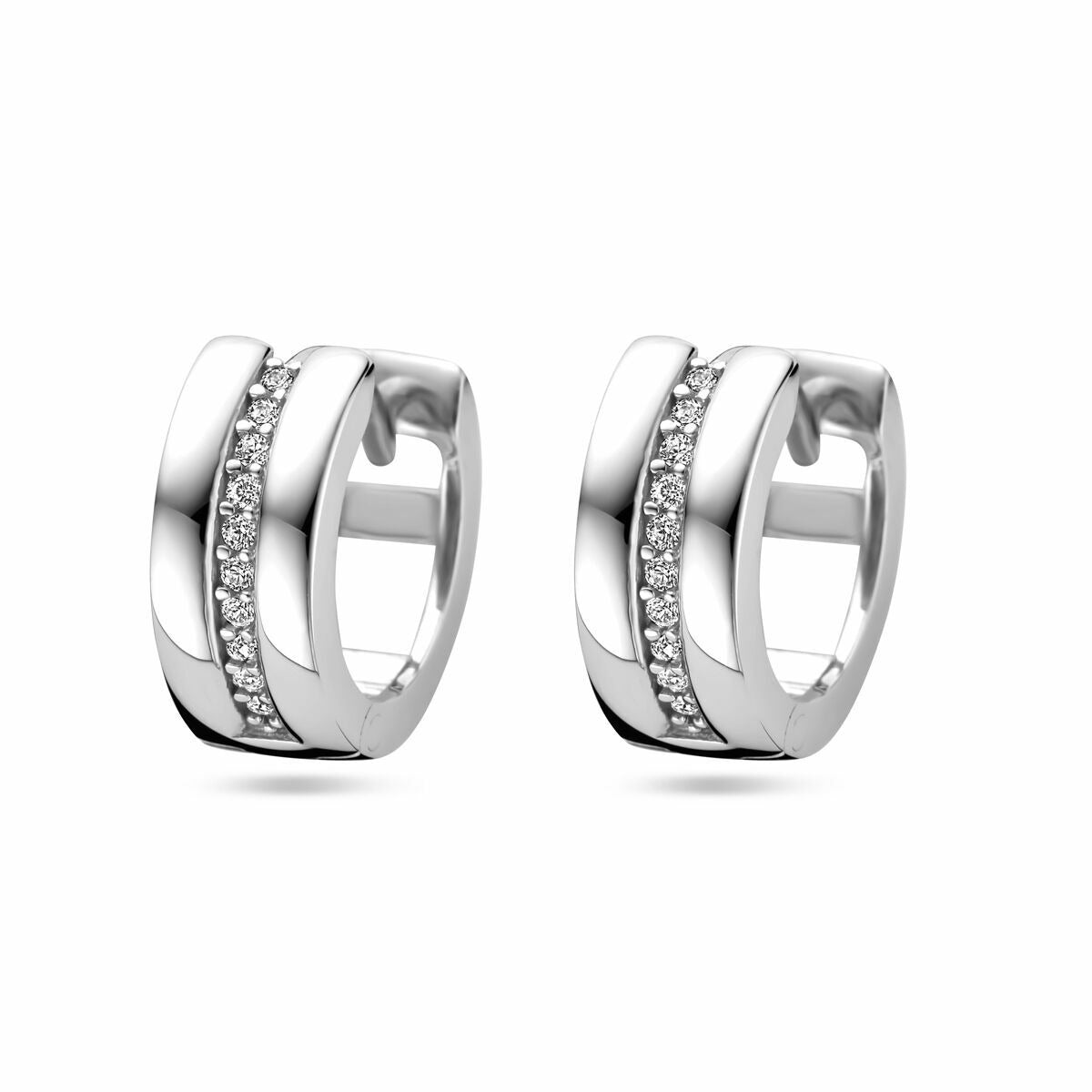 Zilveren klapoorringen van gerhodineerd 925 zilver met een rij zirkonia steentjes in het midden.