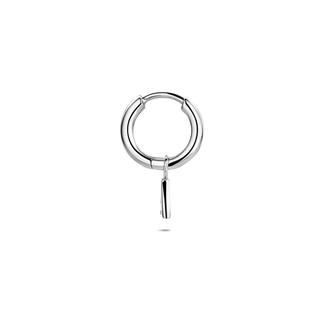 Zilveren oorring met letter – gerhodineerd 925 zilver (per stuk)