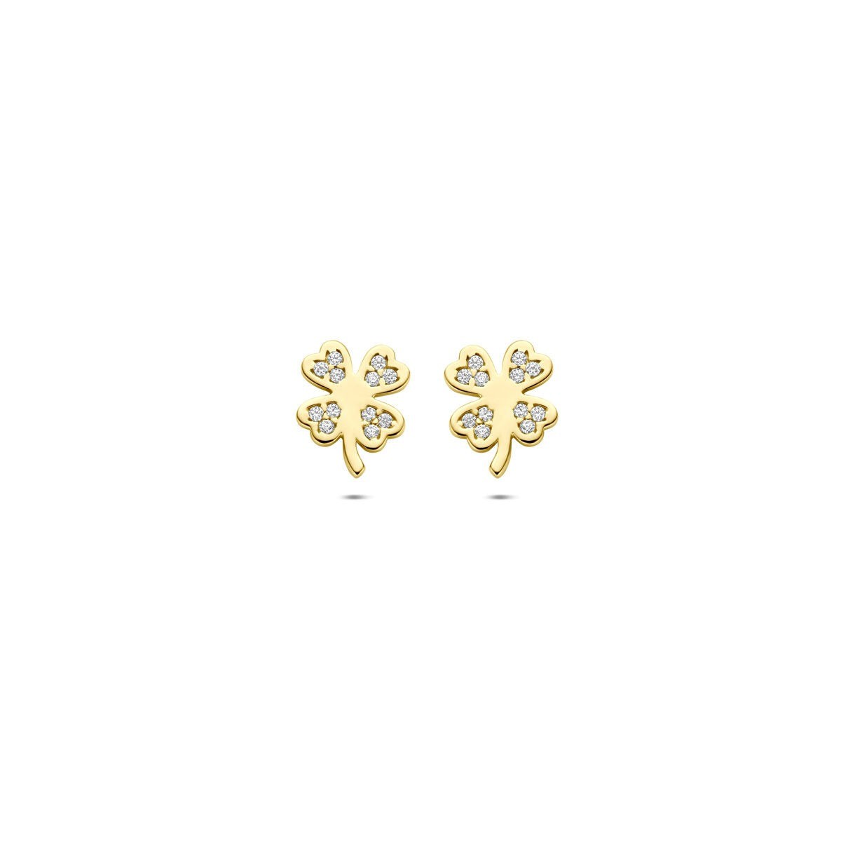 Geelgouden klaver oorknoppen met zirkonia, afmetingen 7.5 x 6 mm.