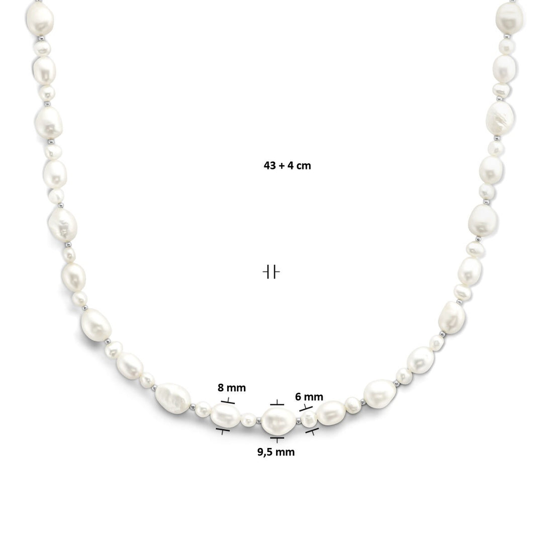 Zilveren parelketting met zoetwaterparels en karabijnsluiting