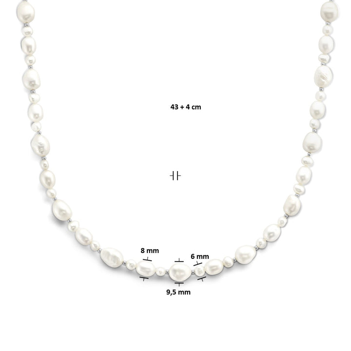 Zilveren parelketting met zoetwaterparels en karabijnsluiting